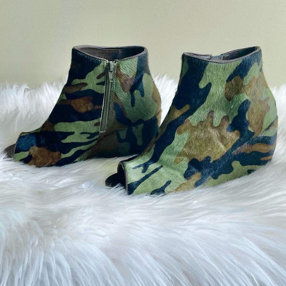 Naughty Monkey Camouflage Peep-Toe Ankle Booties - Picture 3 of 9